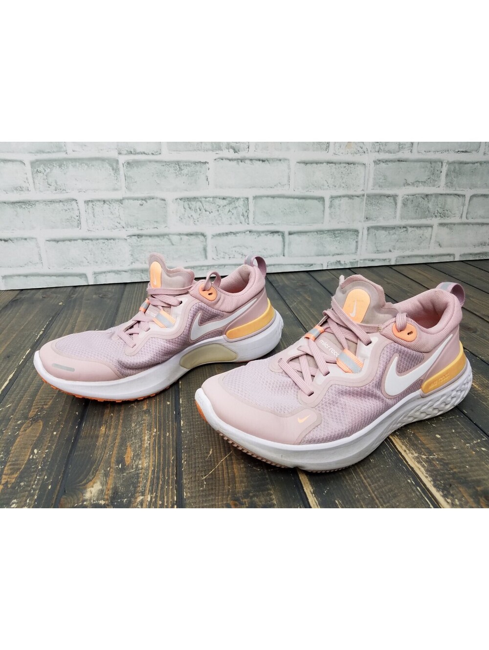 NIKE React Women's Size 8.5 Pale Pink Running Shoe Sneakers CW1778-602
